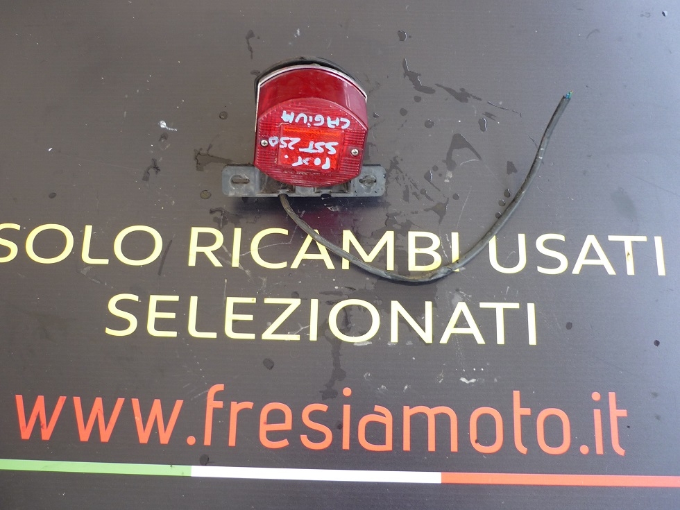 FANALE POSTERIORE USATO CAGIVA SST 250 ANNI 80