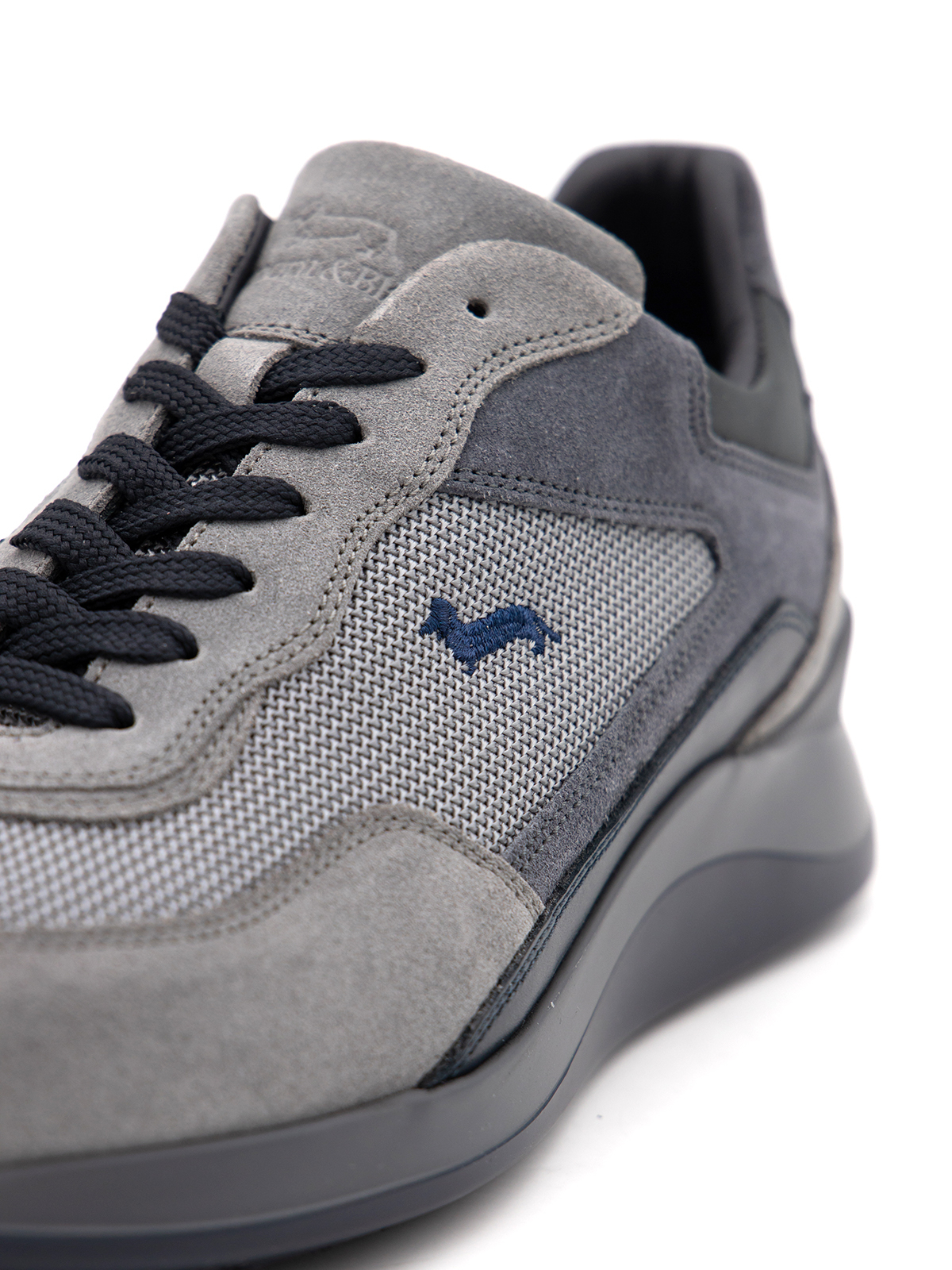 scarpe con stemma scudo