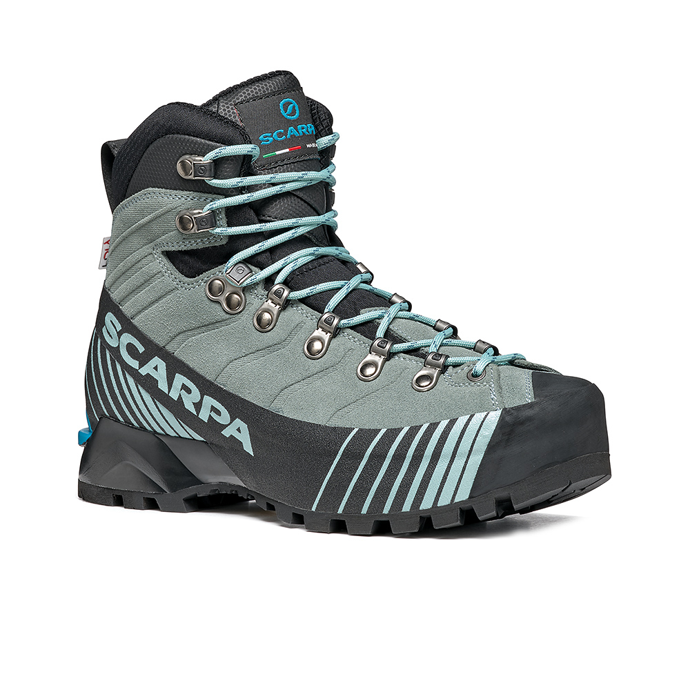 scarponi per montagna