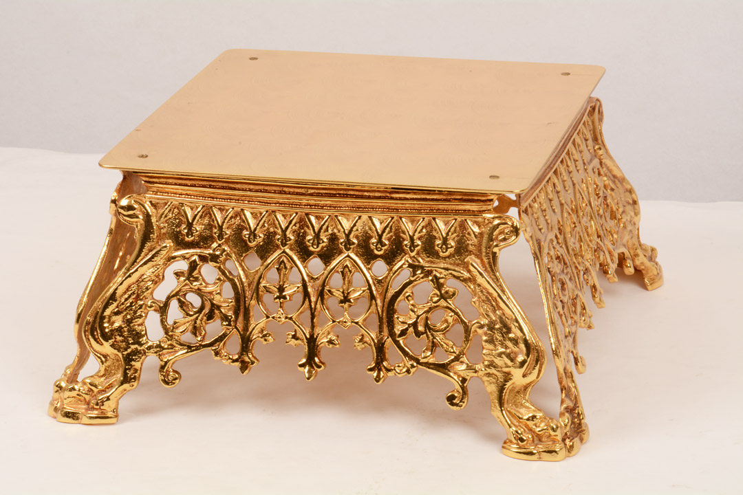 Tronetto in Metallo Dorato