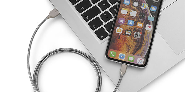 Caricatore per auto USB-C, ricarica MacBook e iPhone 8 alla massima  potenza: 11,99 euro 