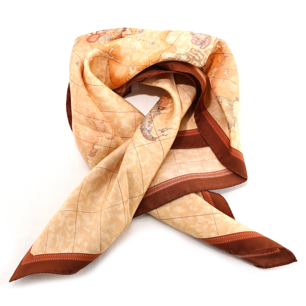 Foulard Alviero Martini 1A Classe Geo Classic K3170 ALOE 548