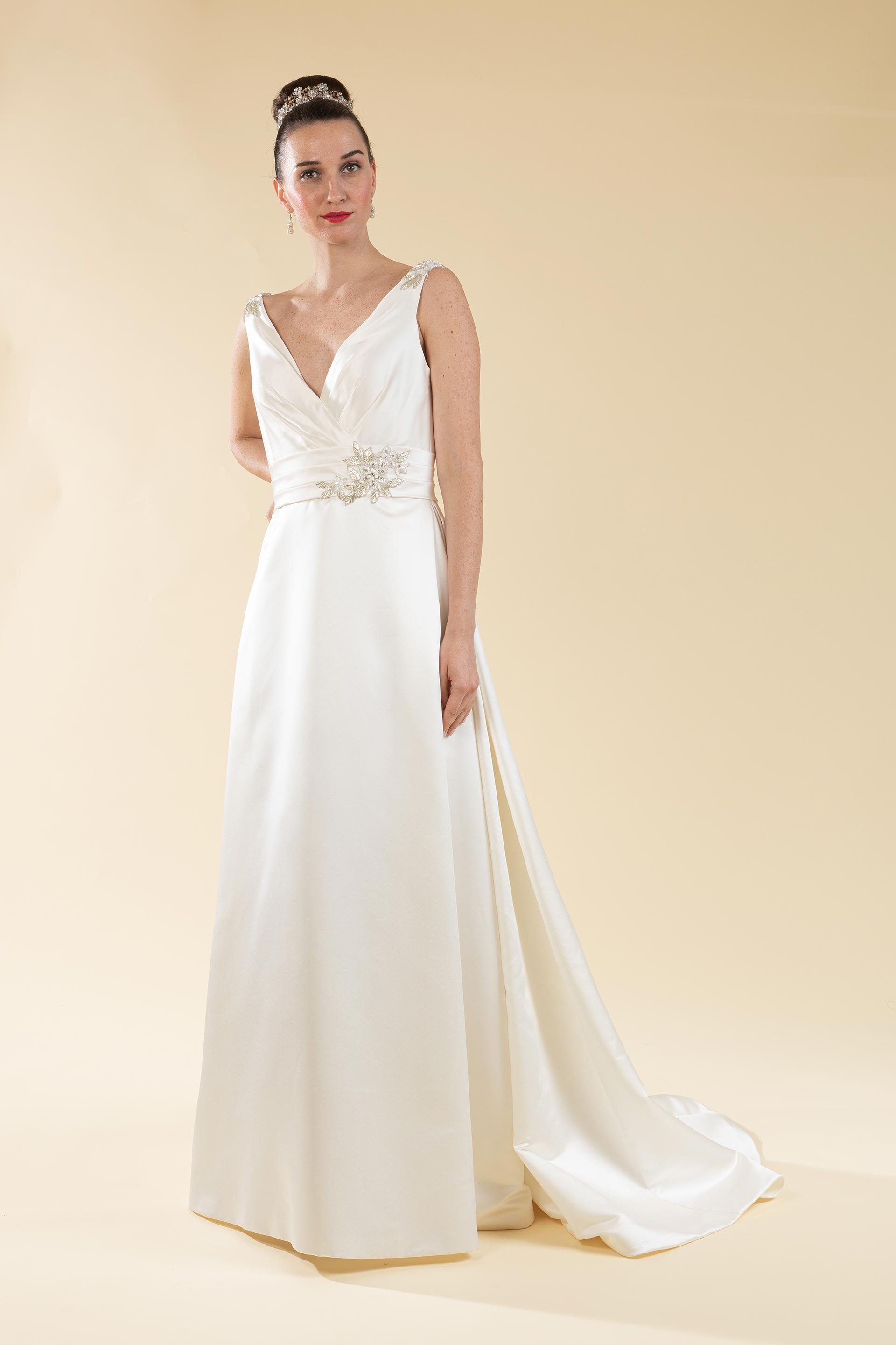 Abito da sposa hot sale semplice liscio