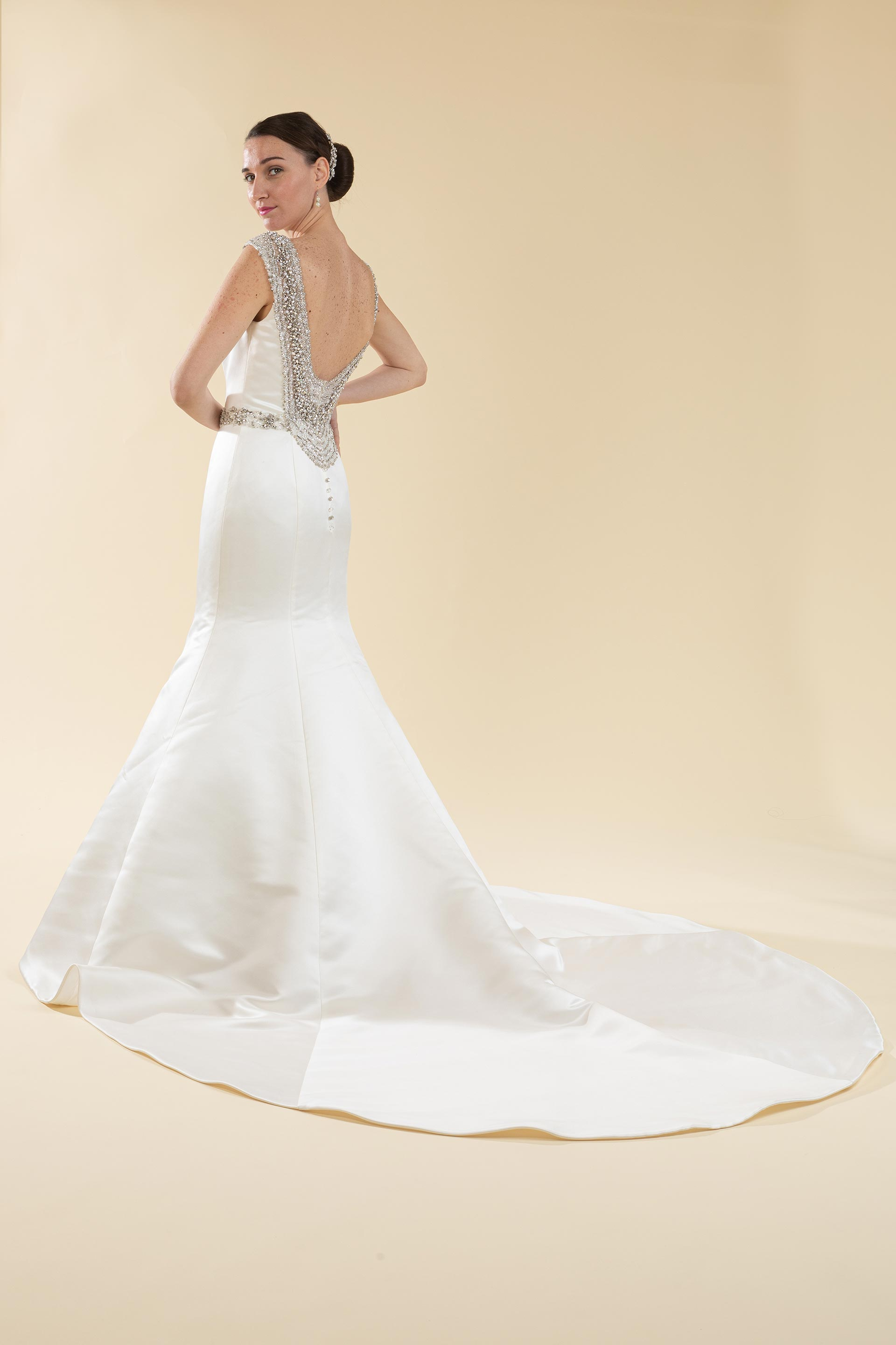 Vestito da sposa hot sale in raso