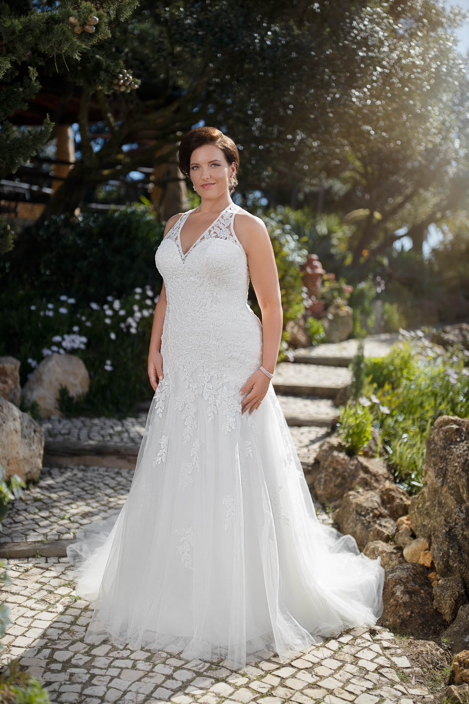 Abito sposa semi sirena con coda in pizzo importante.