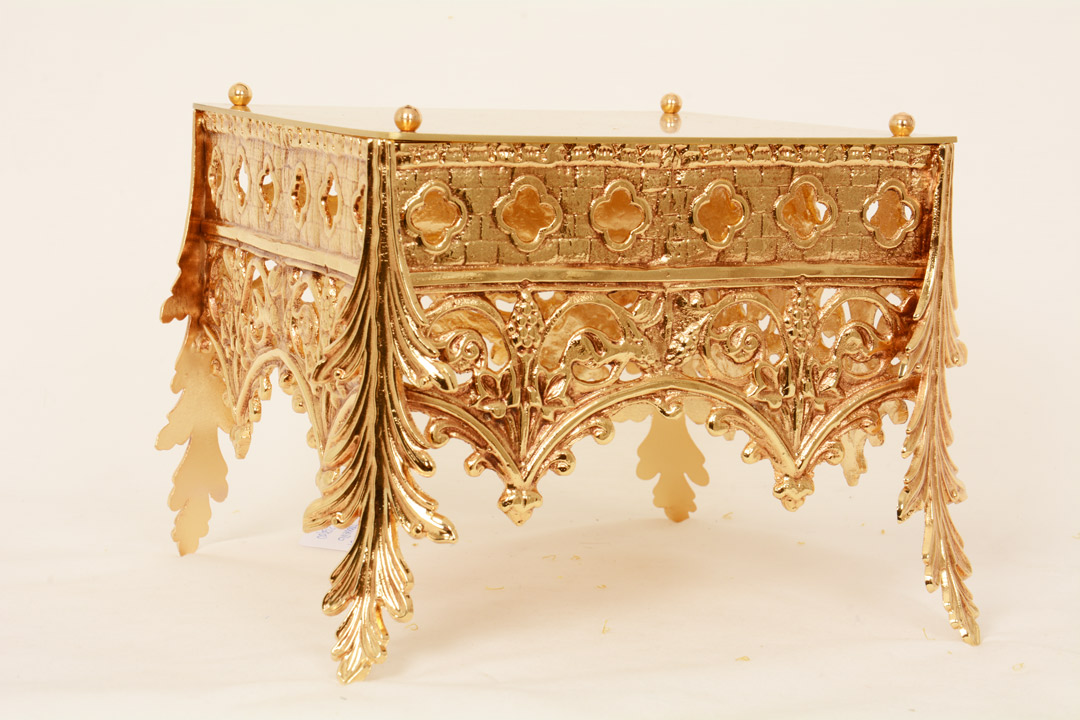 Tronetto in Metallo Dorato