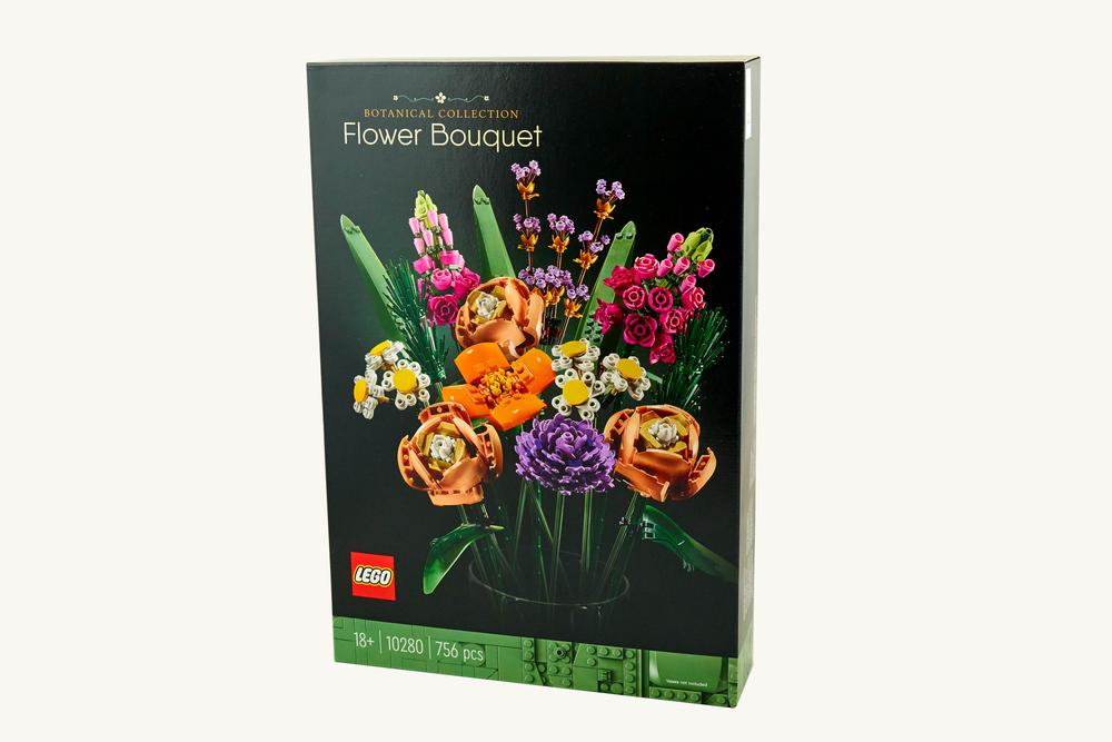 LEGO Flower Bouquet 10280; A Unique Flower Bouquet and Creative Project for  Adults (756 Pieces)