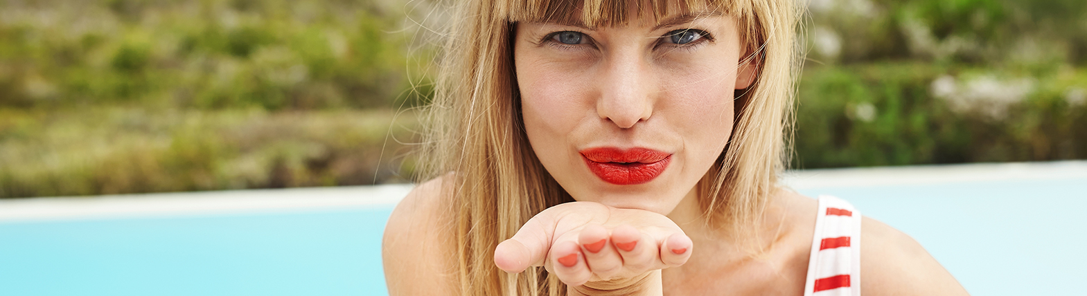 Giornata mondiale del bacio: come proteggere e valorizzare le labbra in estate
