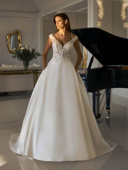 Abito sposa mod. CHARLOTE linea PRONOVIAS, Favole