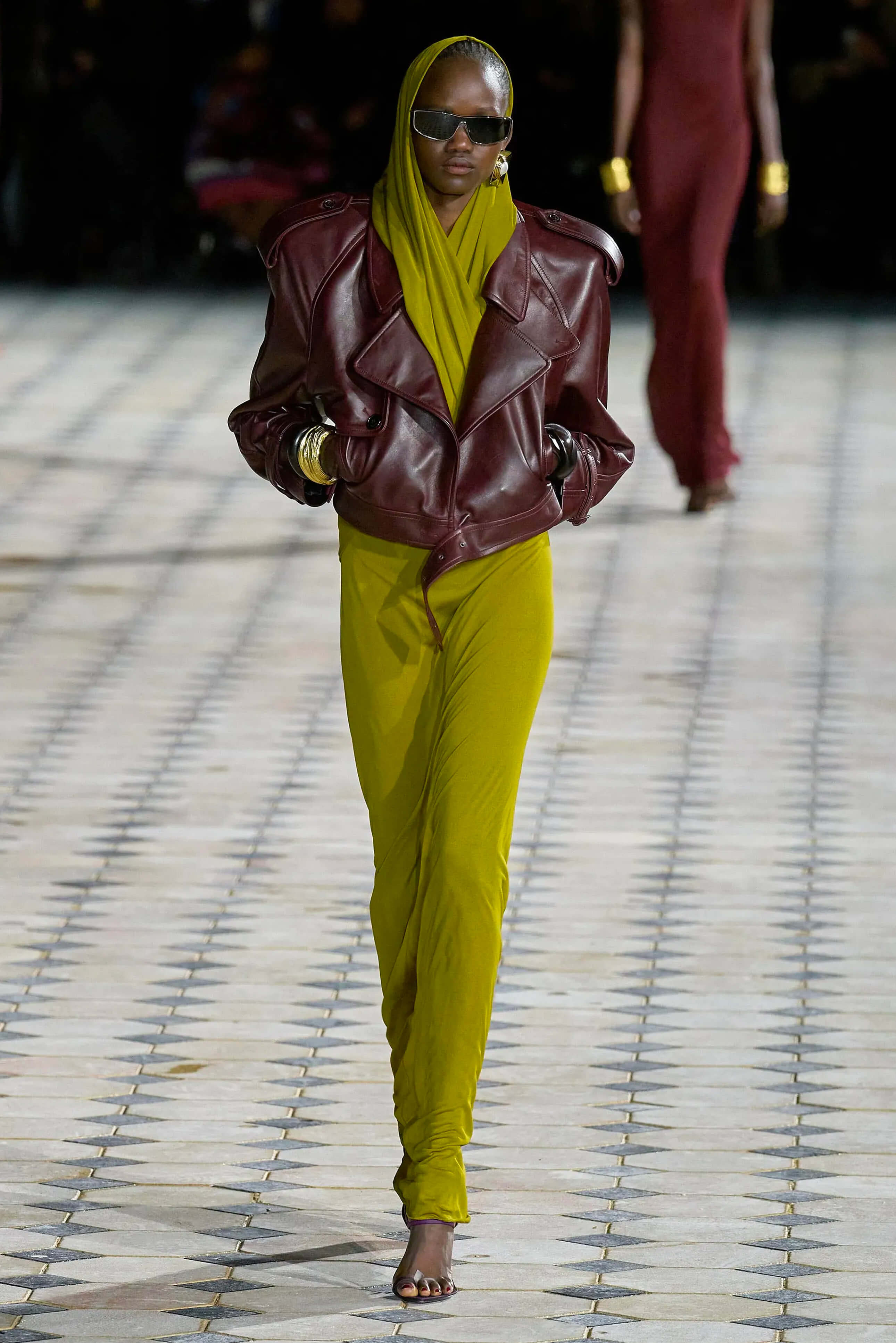 SFILATA SAINT LAURENT SS23