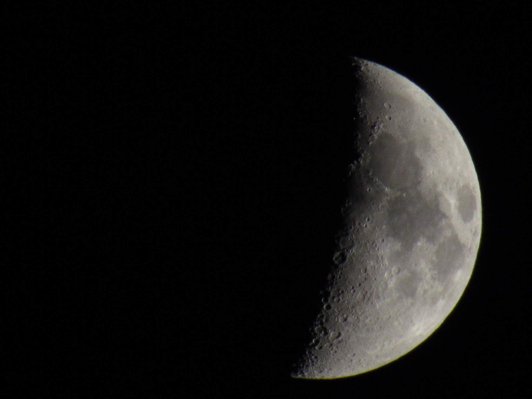 Luna e capelli