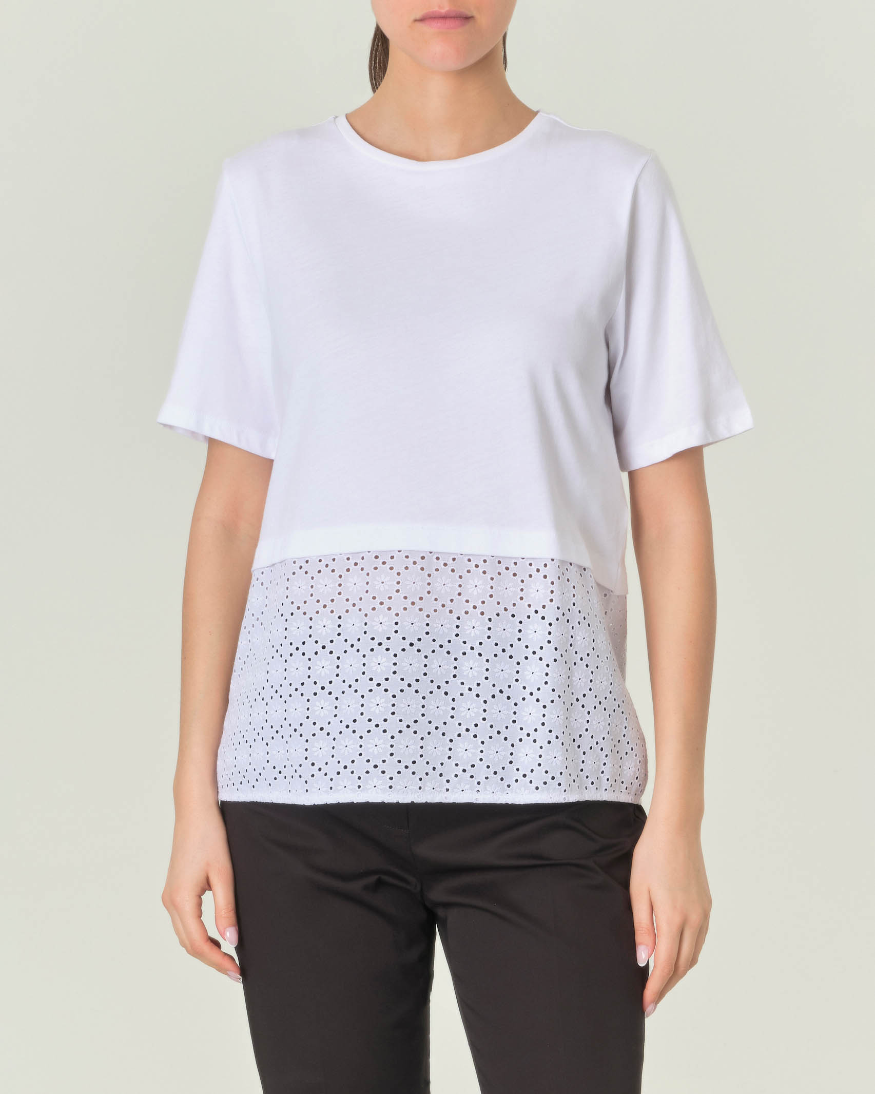 T-shirt bianca in cotone con dettaglio in pizzo Sangallo