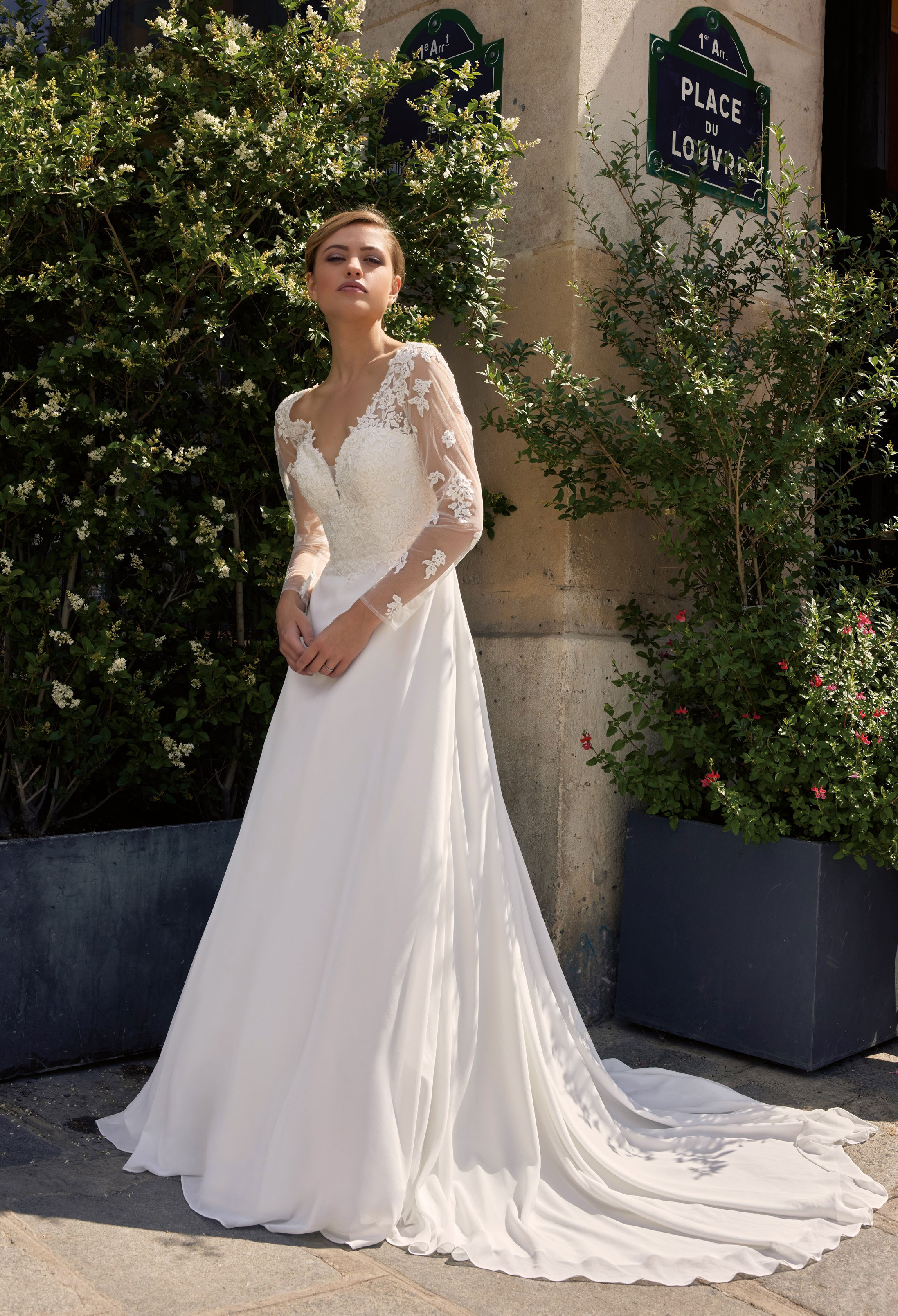 Abito sposa scivolato con maniche. Favole Abiti da Sposa e da Cerimonia con Sartoria