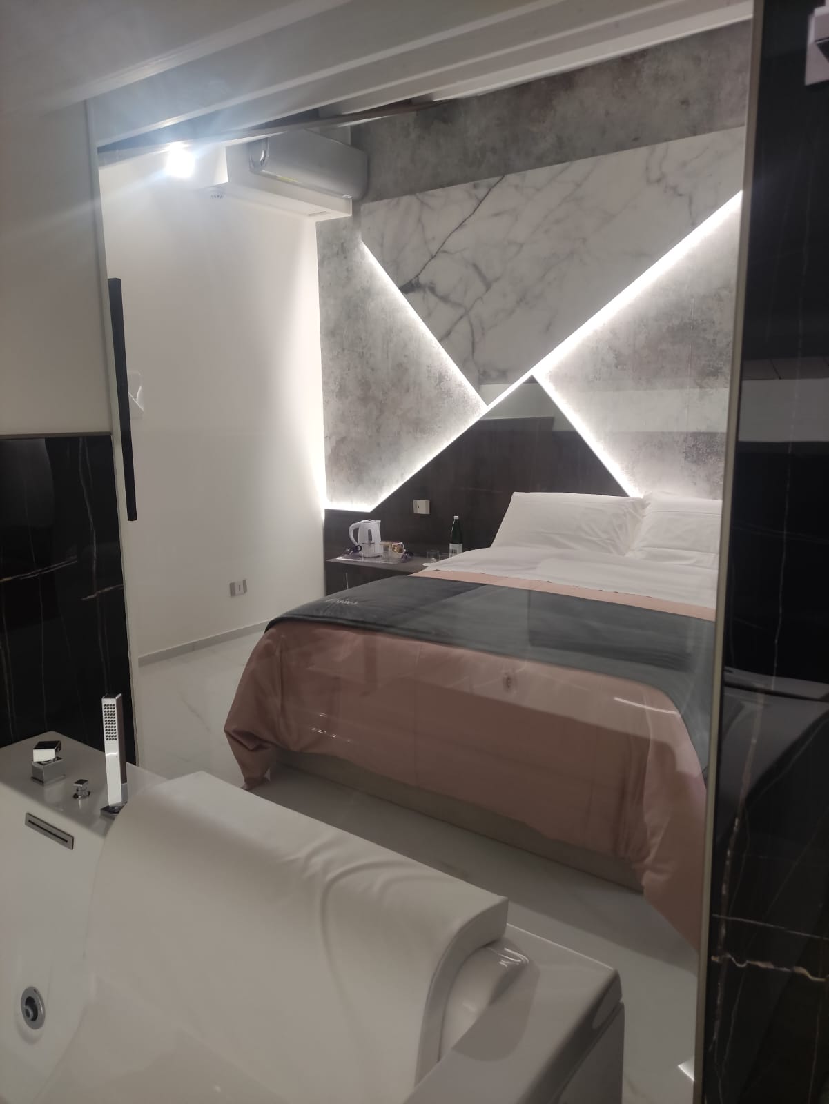 Suite Cronos