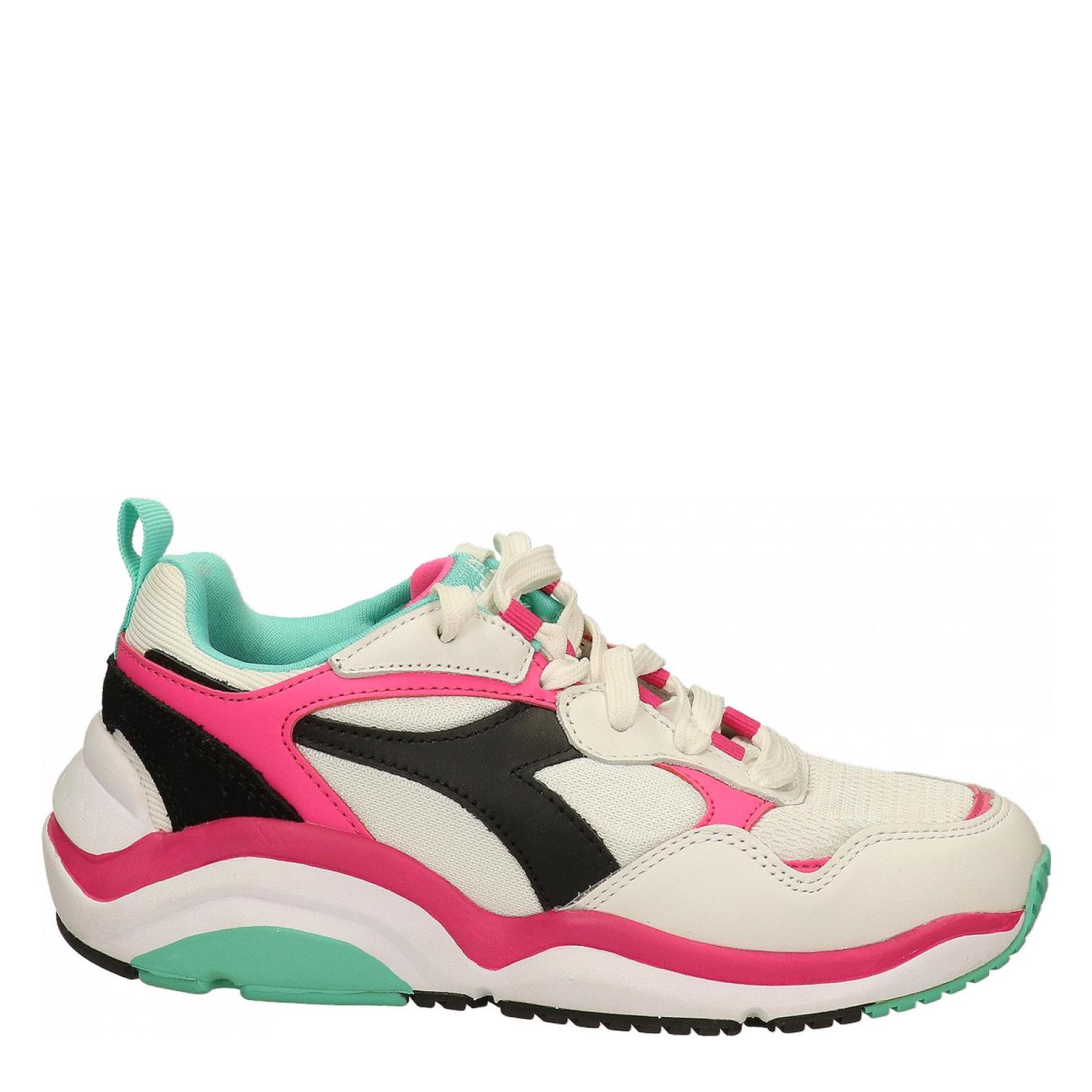 Diadora whizz deals