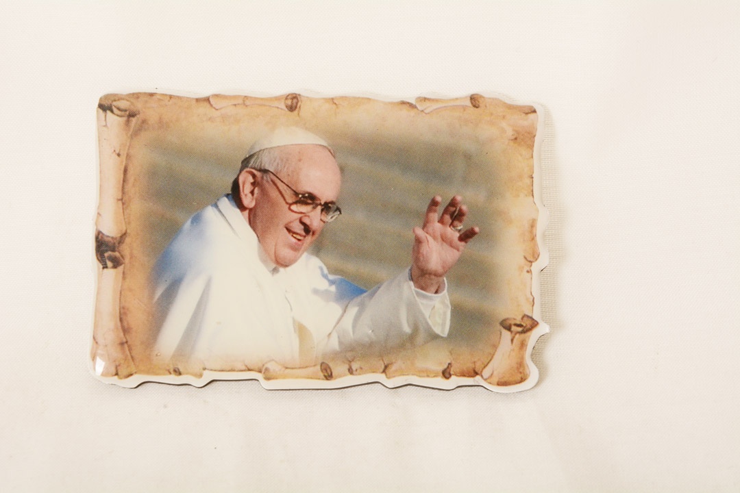 Calamita Papa Francesco cm 8x5