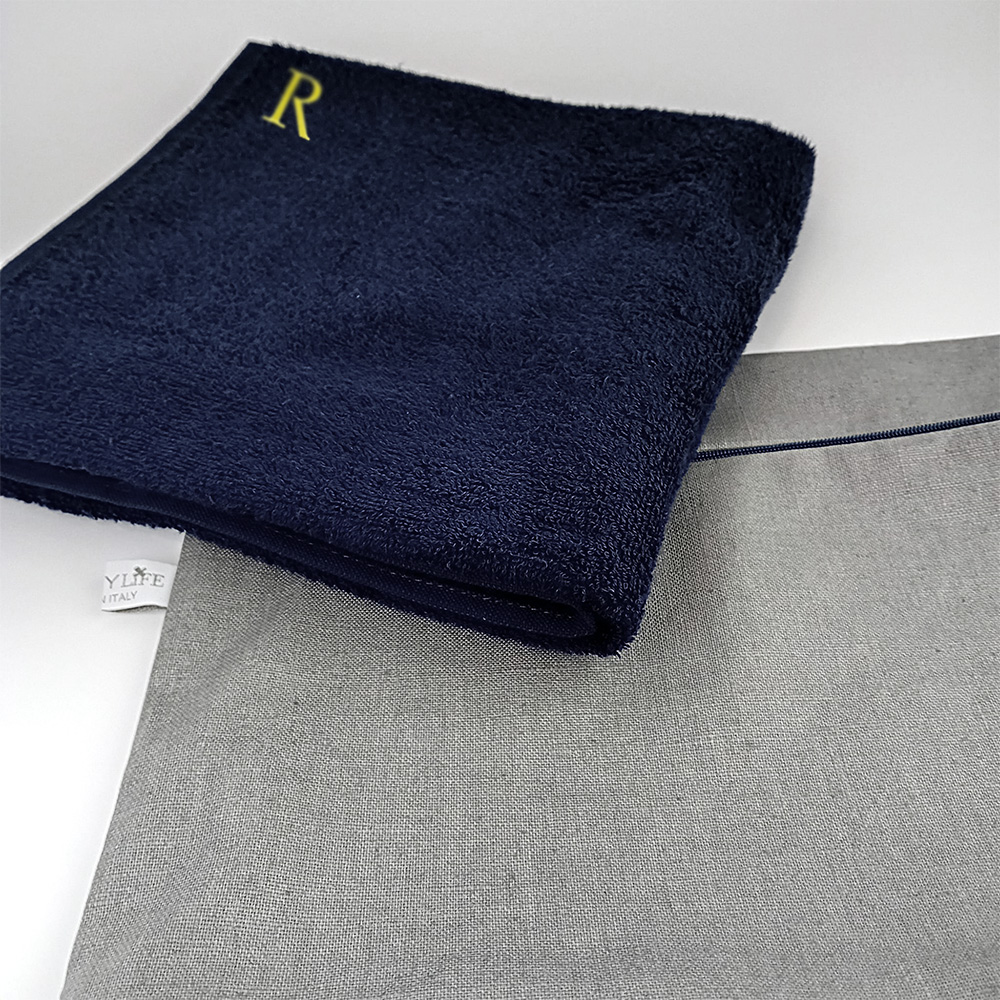Set Palestra: Telo Blu + Pochette grigia personalizzabile 