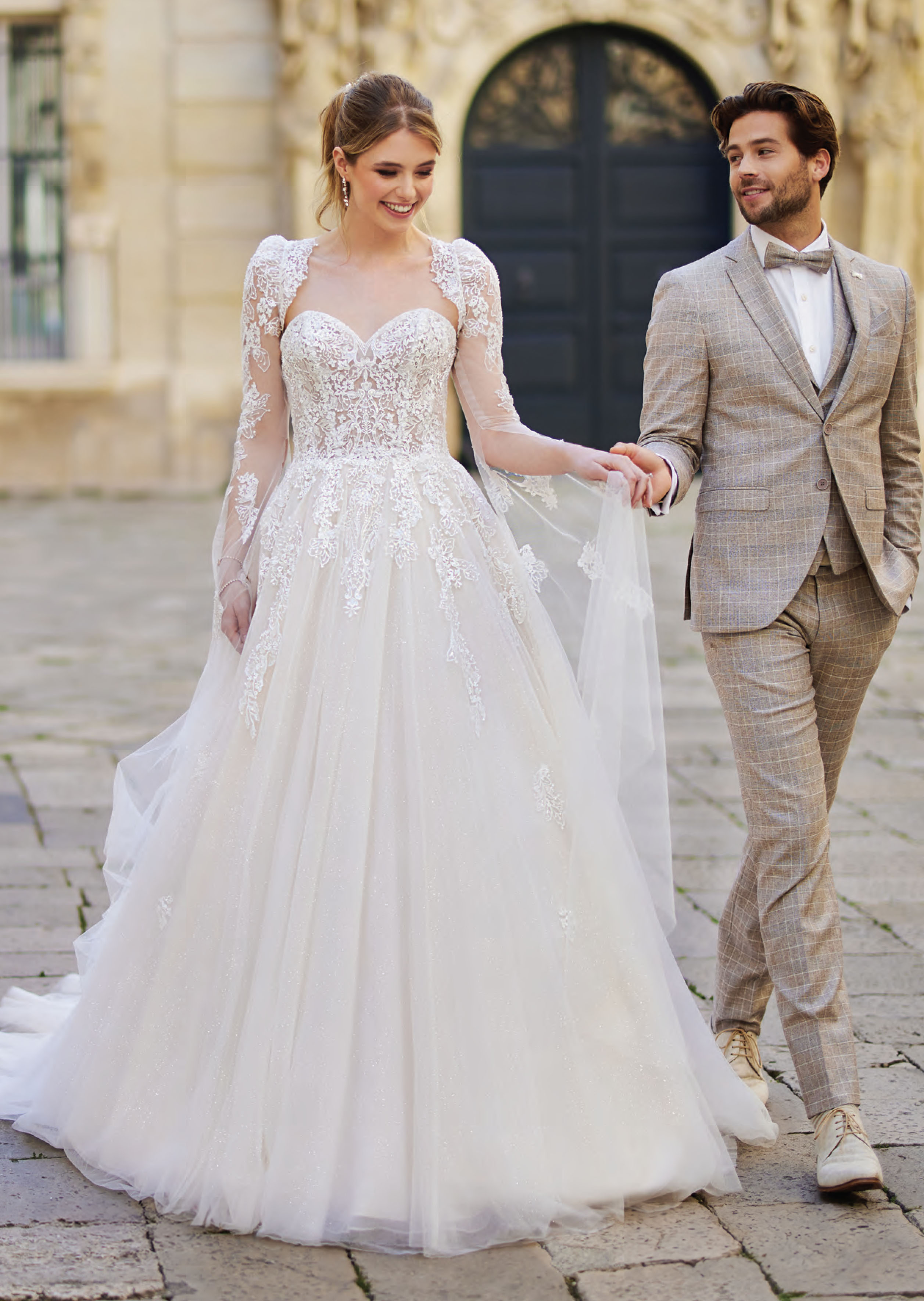 Abito sposa ampio con scollo a cuore, Favole