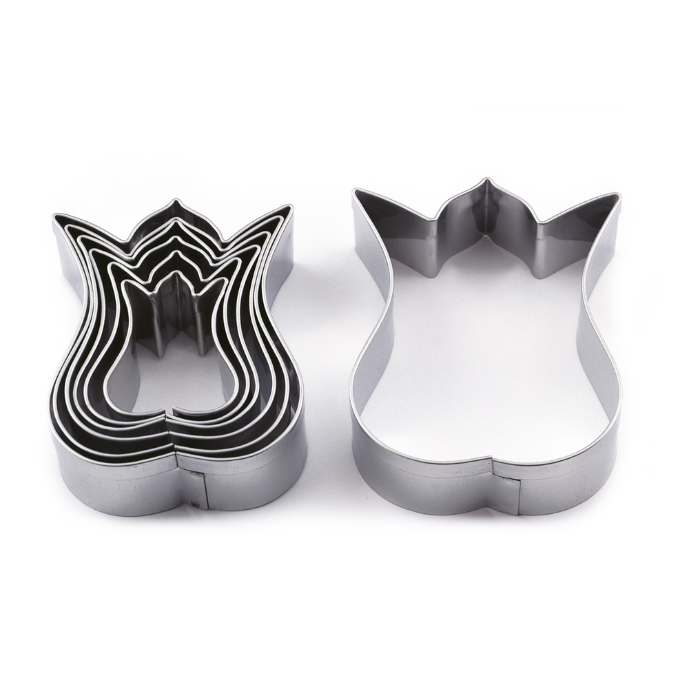 Tulip-shaped pasta cutter set