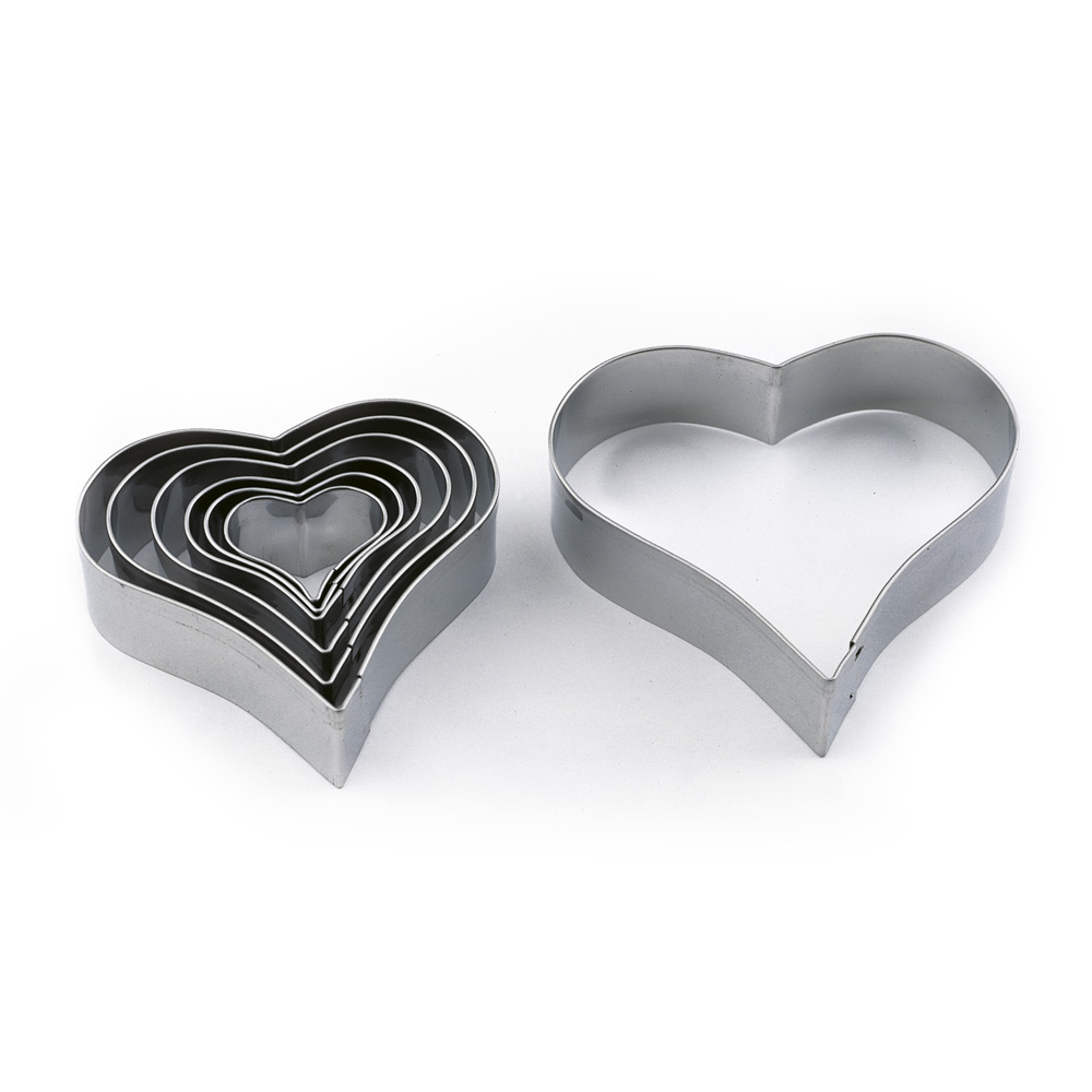 Heart-shaped pastry cutter set - 1