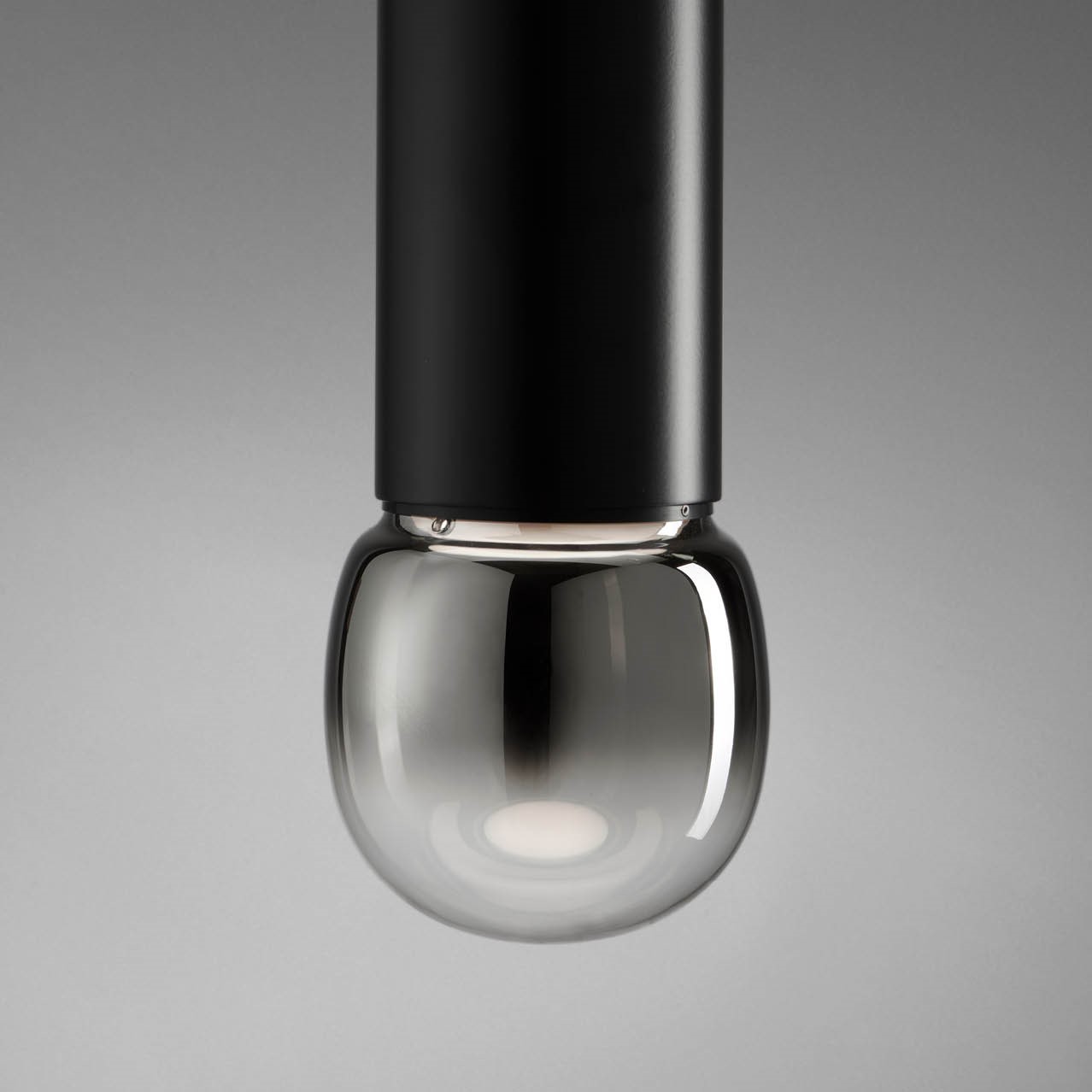 MODIGLIANI SOSPENSIONE BASE A LED INTEGRATO SMALL NERO 8W 3000K DIMMERABILE + DIFFUSORE IN VETRO SMALL CROMO