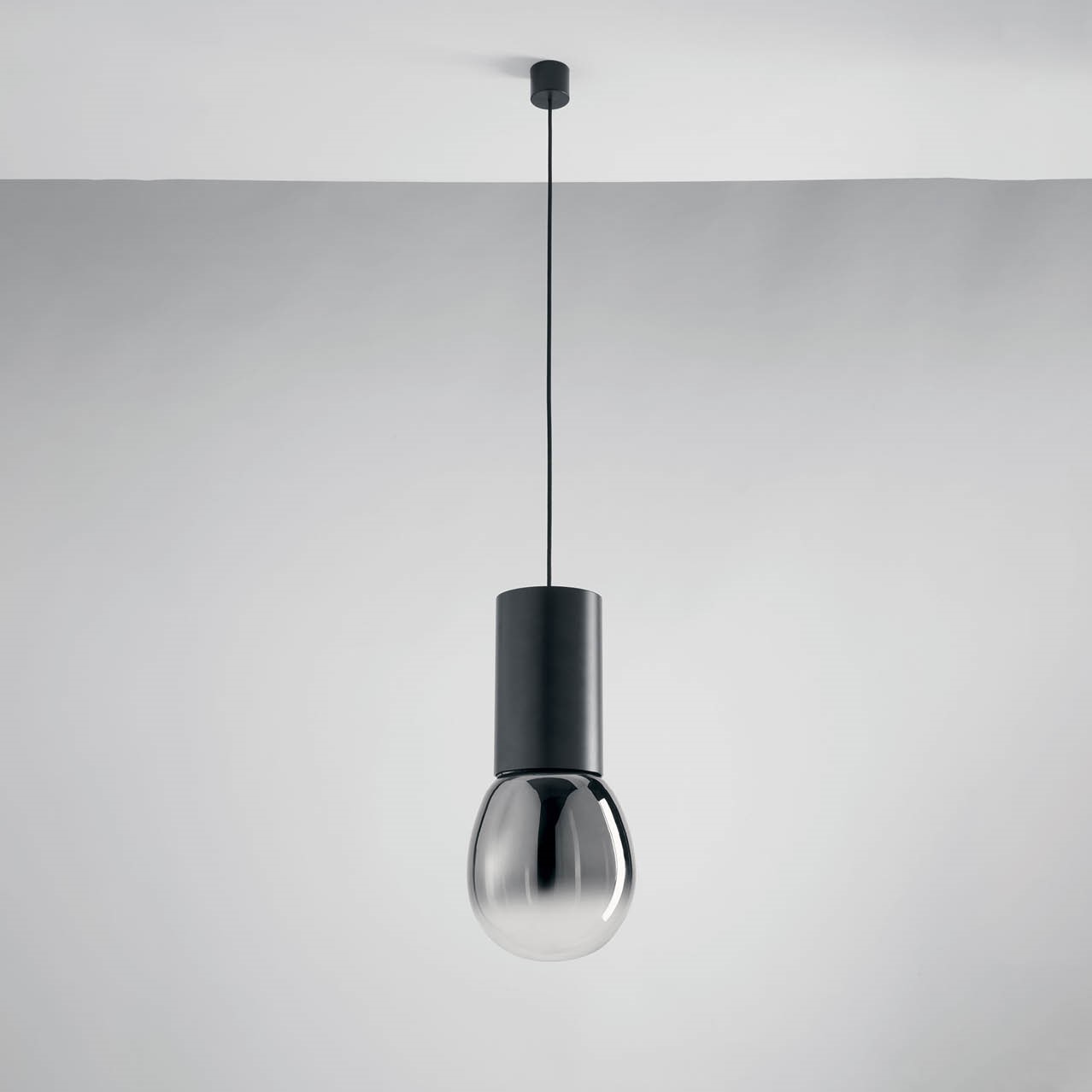 MODIGLIANI SOSPENSIONE BASE A LED INTEGRATO BIG NERO 16W 3000K DIMMERABILE + DIFFUSORE IN VETRO BIG CROMO