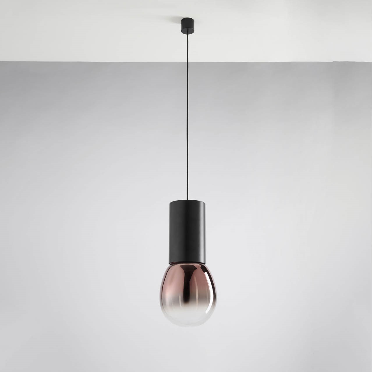 MODIGLIANI SOSPENSIONE BASE A LED INTEGRATO BIG NERO 16W 3000K DIMMERABILE + DIFFUSORE IN VETRO BIG ORO ROSA