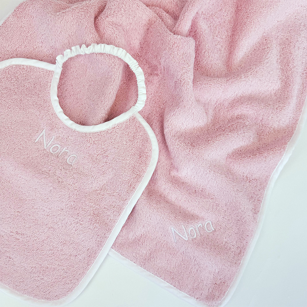 Set Asilo: Bavaglino + Asciugamano + Zainetto 