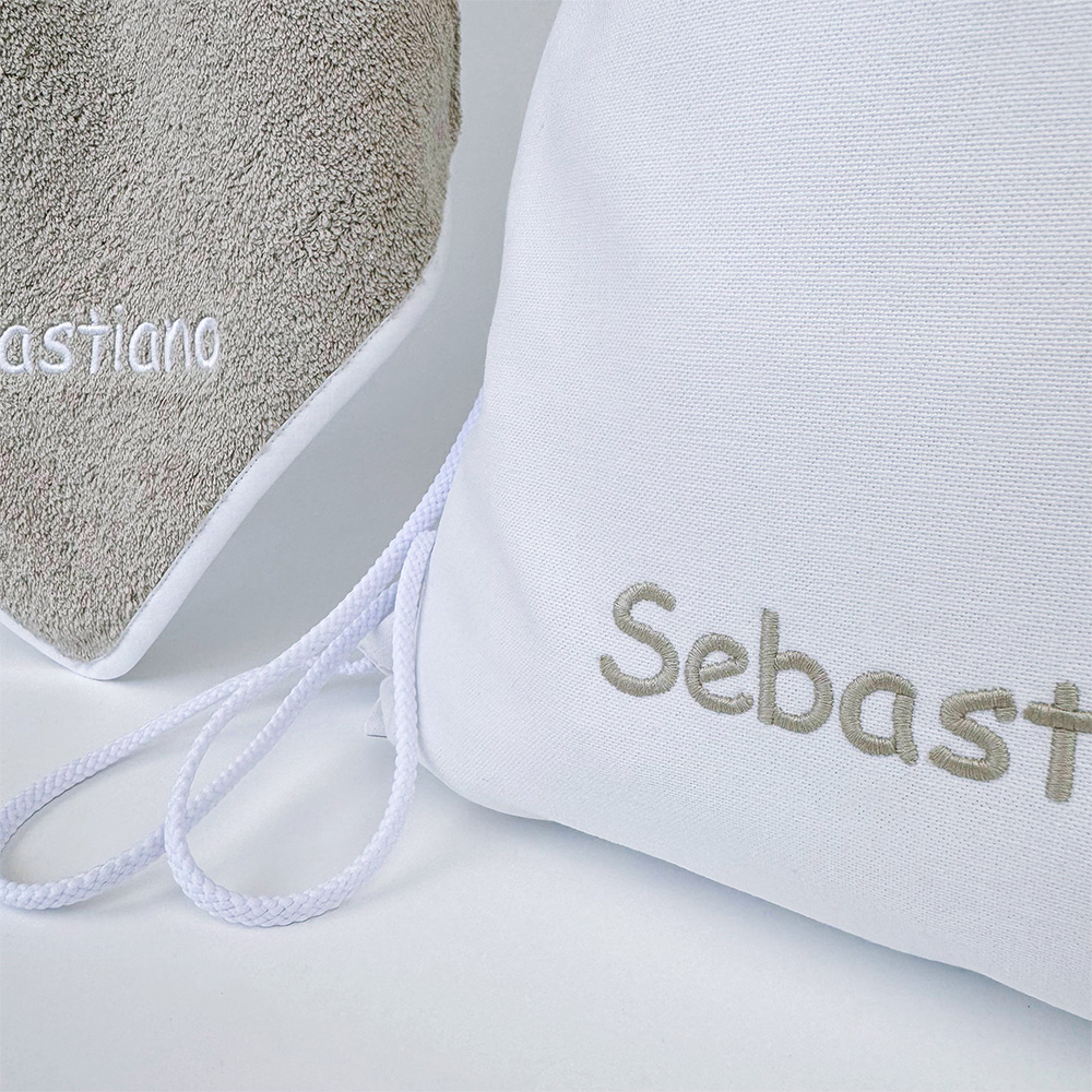 Set Asilo: Bavaglino + Asciugamano + Zainetto 