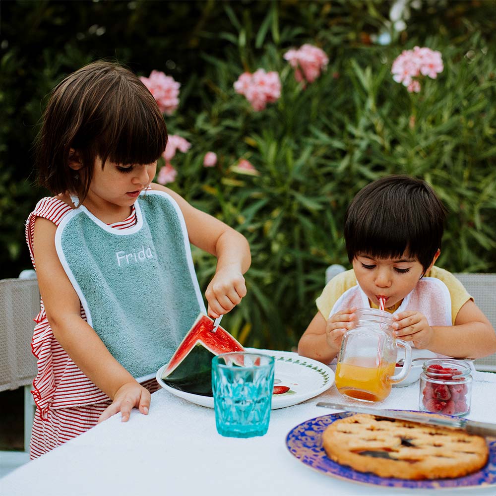 Set Asilo: Bavaglino + Asciugamano + Zainetto 