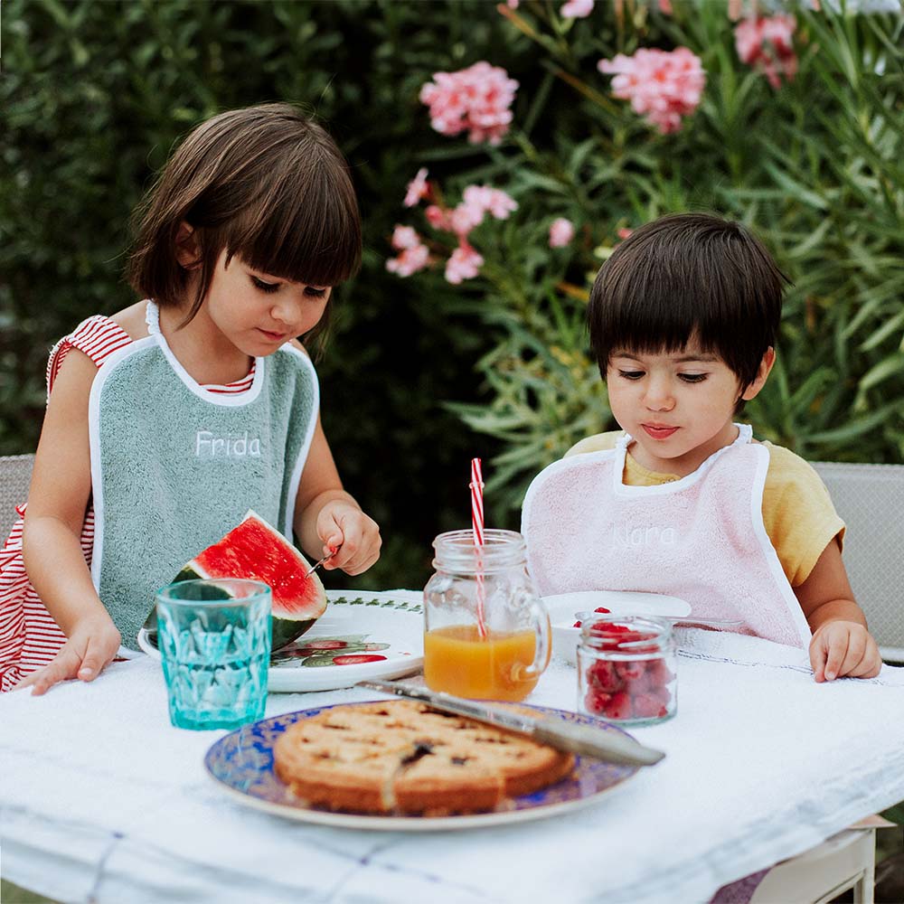 Set Asilo: Bavaglino + Asciugamano + Zainetto 