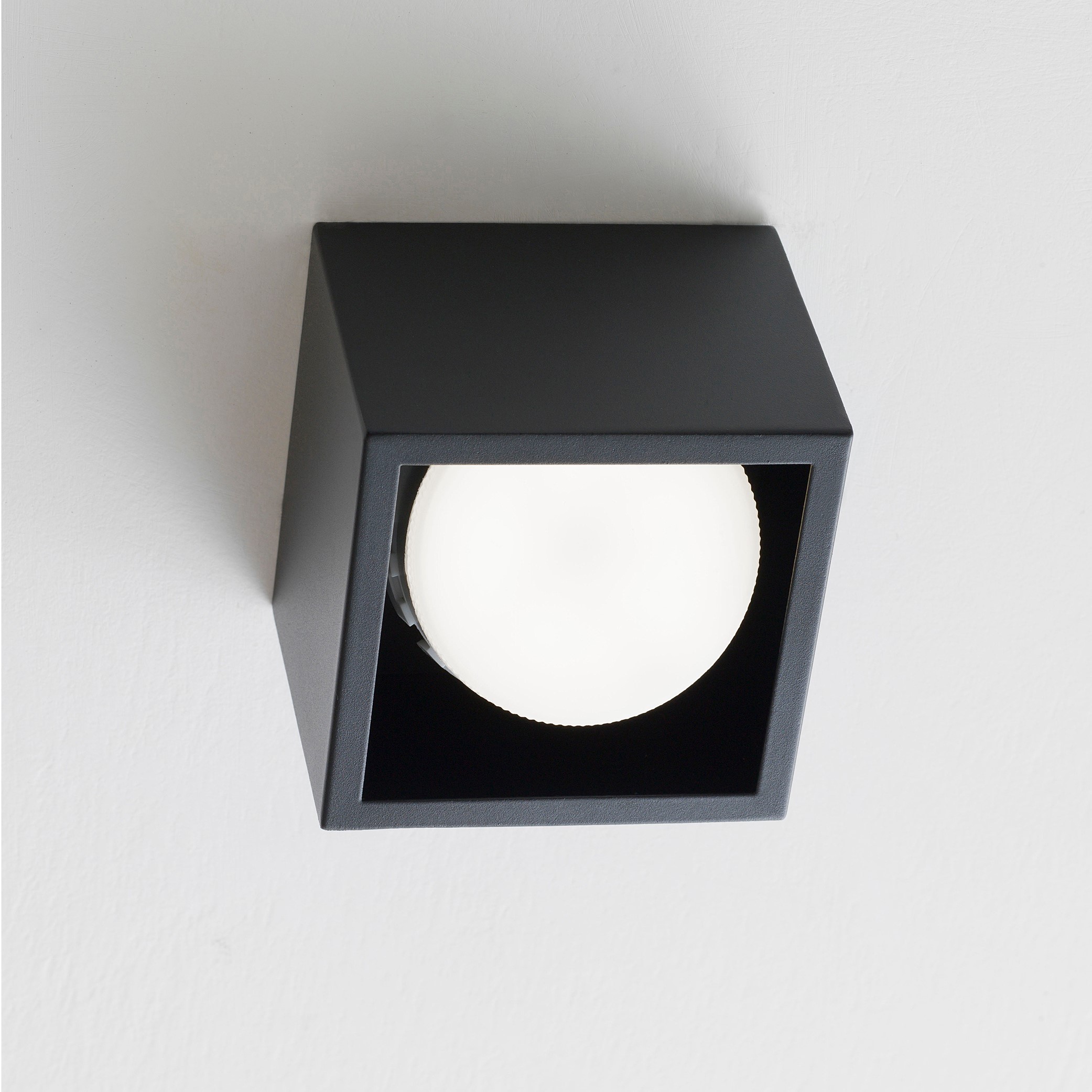 CAGE PLAFONIERA SINGOLA NERO 1X12W GX53