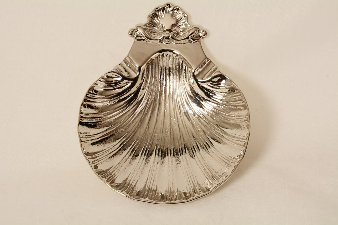 Conchiglia per Battesimo rigata 15x13 c m