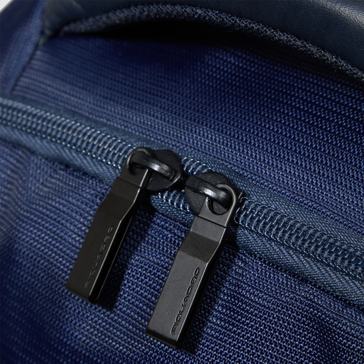 Piquadro ZAINO PORTA PC 15,6'' 2 COMP. IN PEL._TESS. BLU CA6622S136 Blu