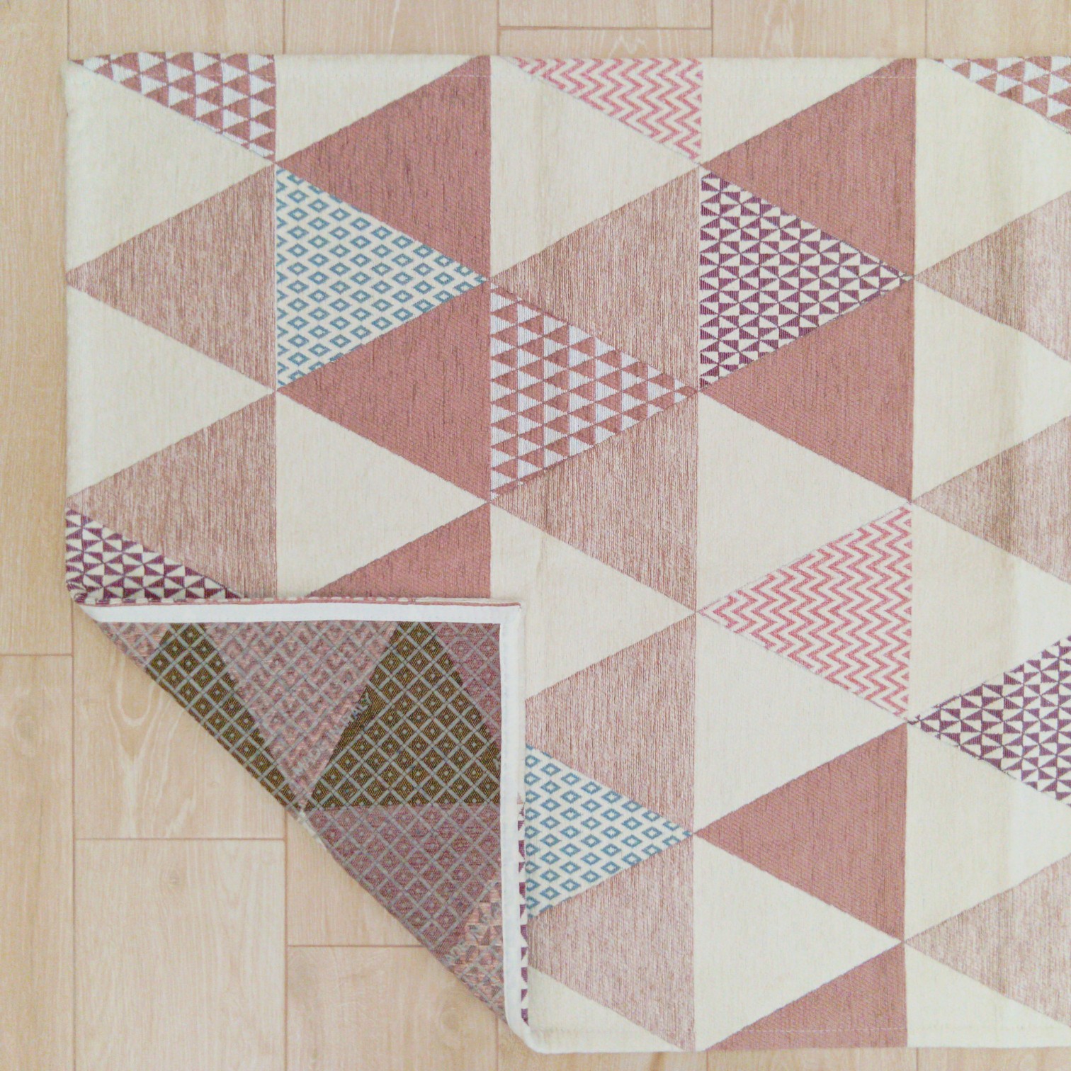Tappeto Triangoli antiscivolo - Rosa