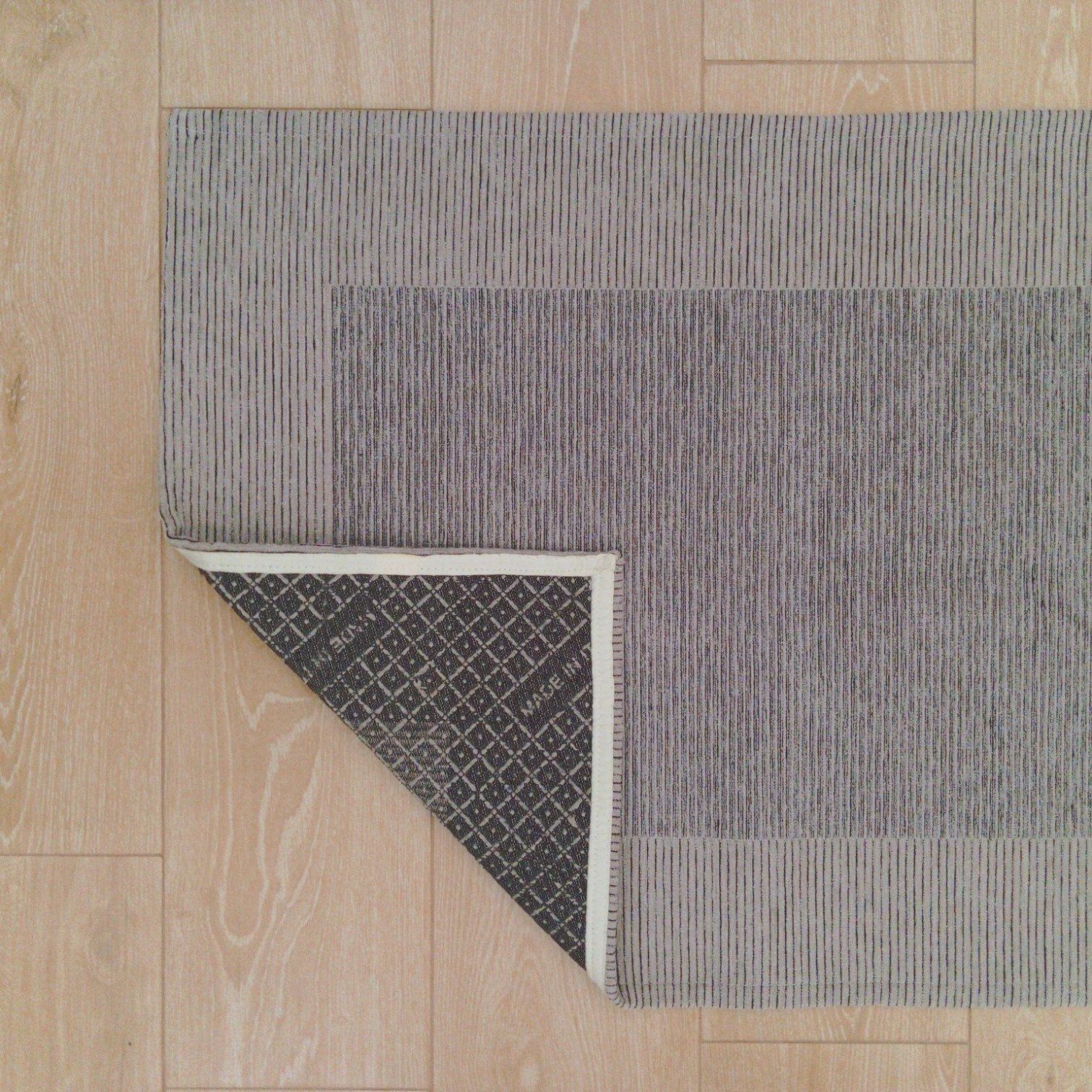 Tappeto Righe antiscivolo - Grigio