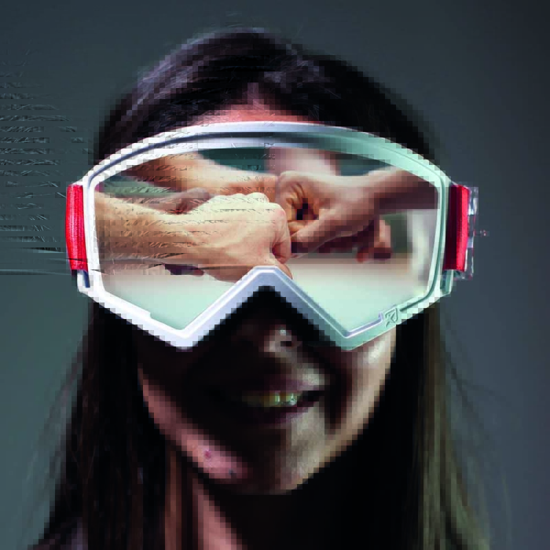 Unione e solidarietà riflesse negli occhiali Ariete