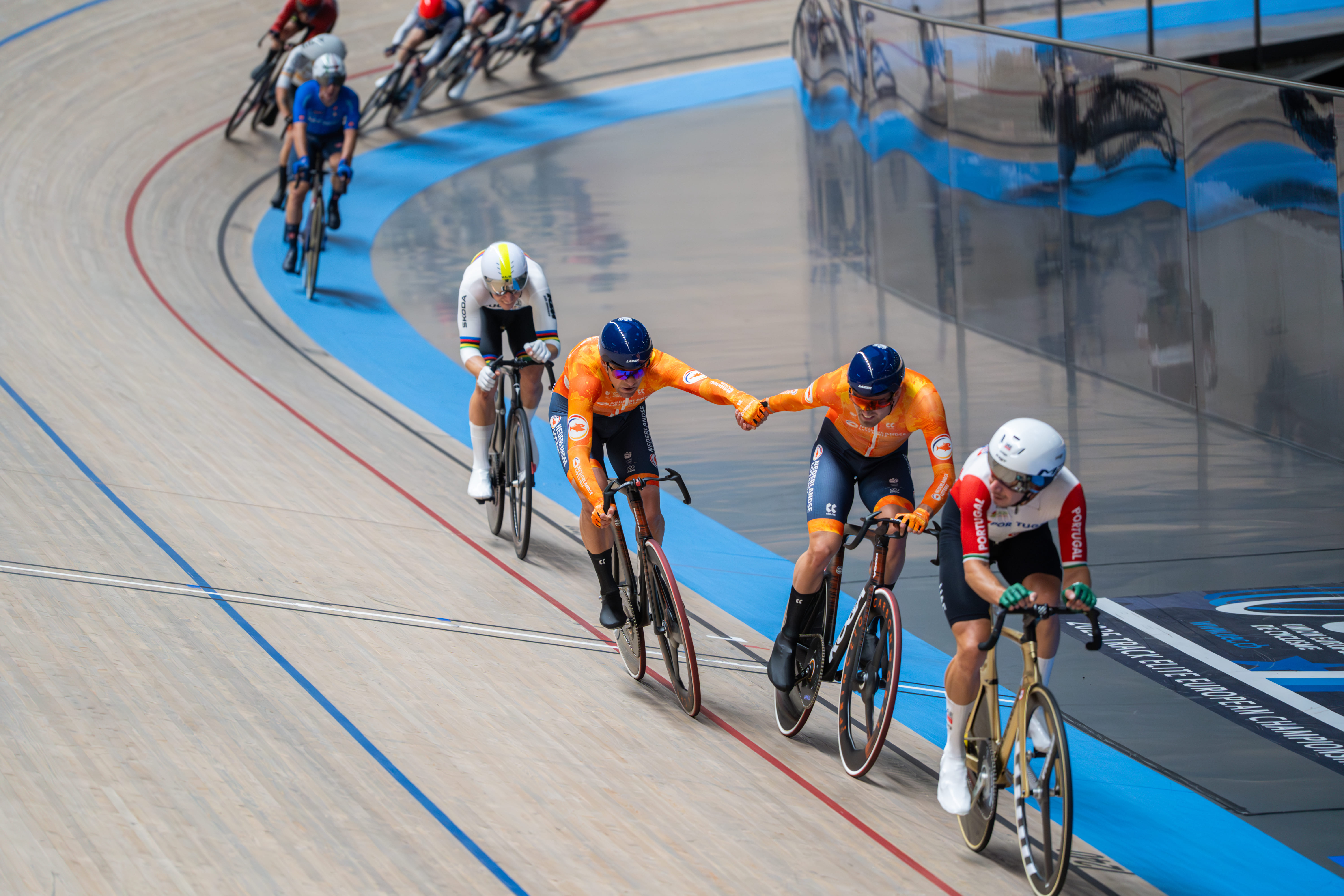 : TeamNL Track Cycling in bici al velodromo di Apeldoorn