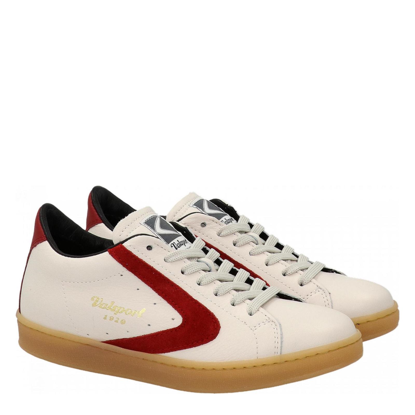 TOURNAMENT LEATHER