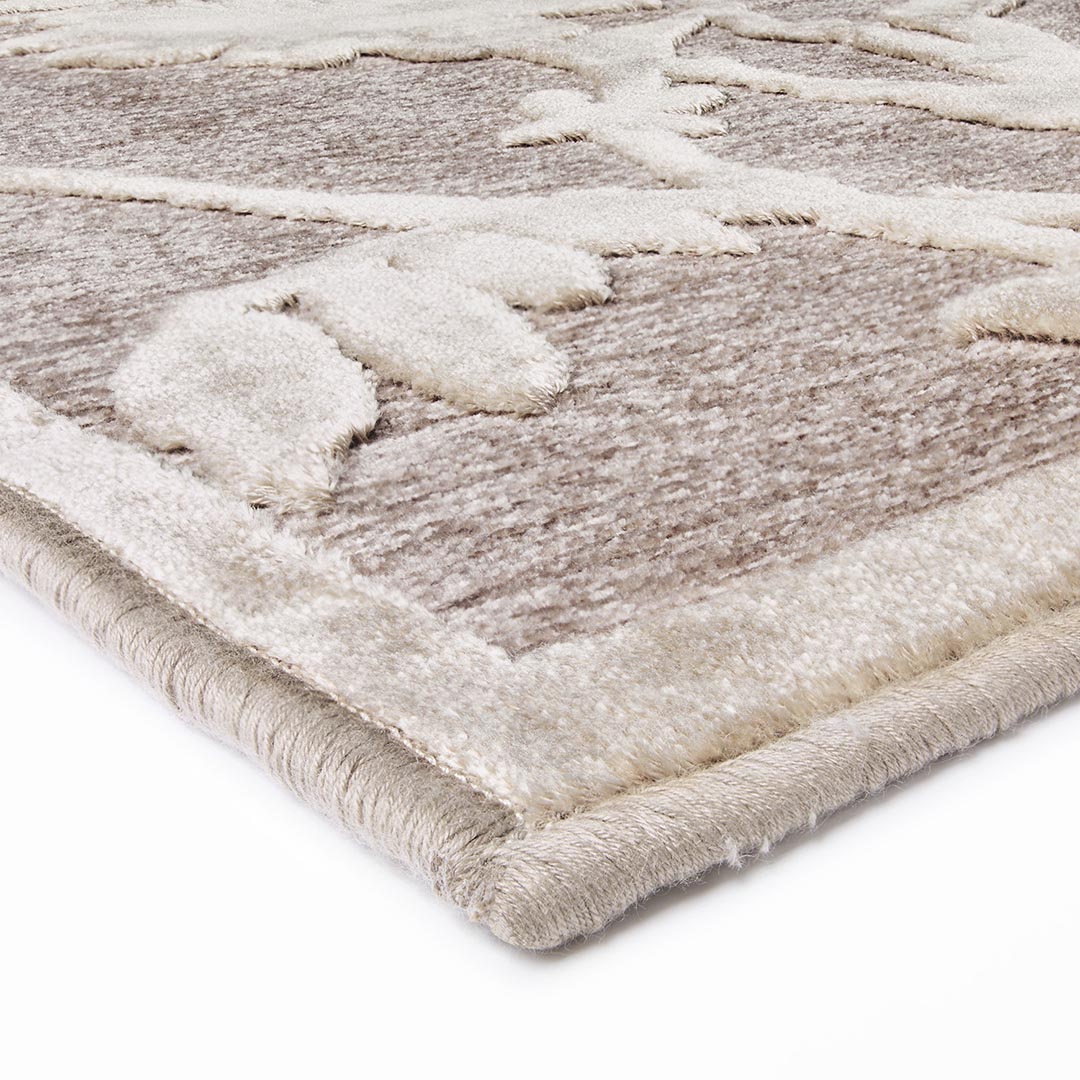 Tappeto GENOVA 38052/6525/90: Eleganza floreale per un design senza tempo