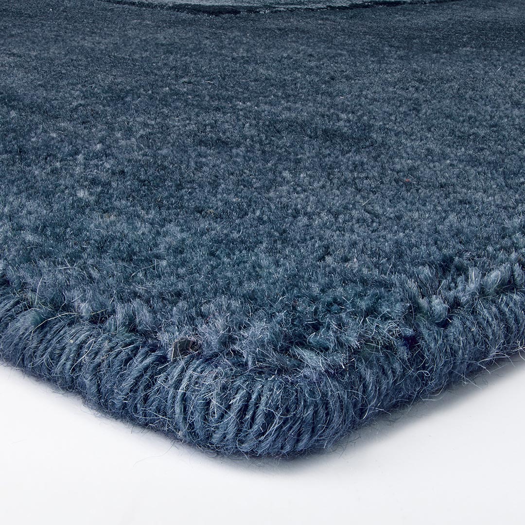 Tappeto BRIANNE POWDER BLUE: Eleganza e Comfort per il Tuo Salotto Moderno