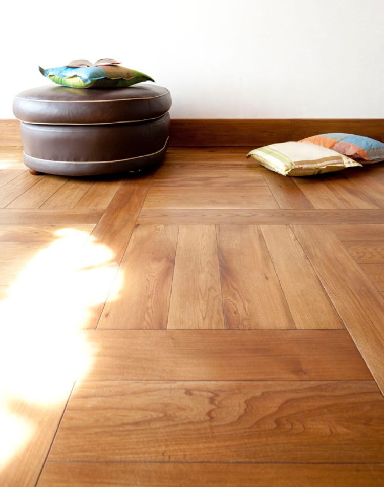 pavimento in legno olmo vecchio con posa a disegno