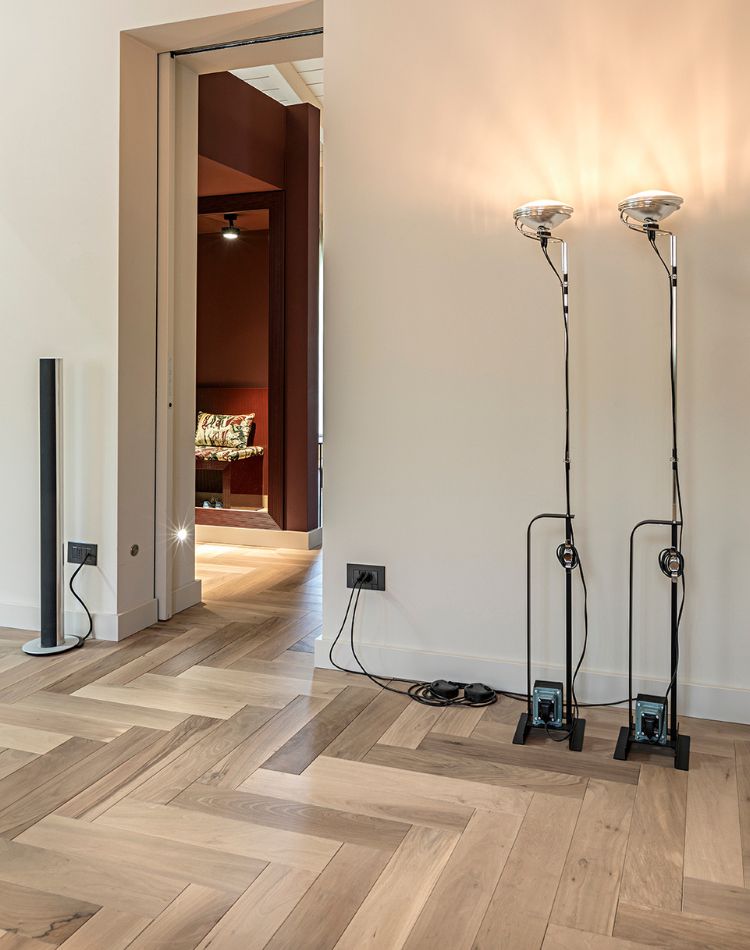 parquet in legno di noce chiaro