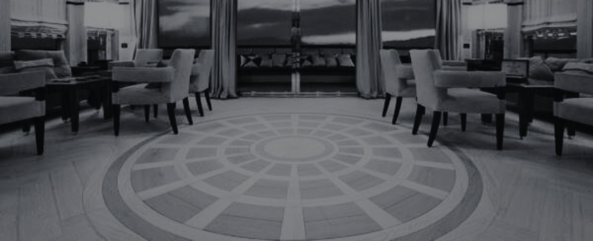 Parquet in legno di rovere posati su nave da crociera  