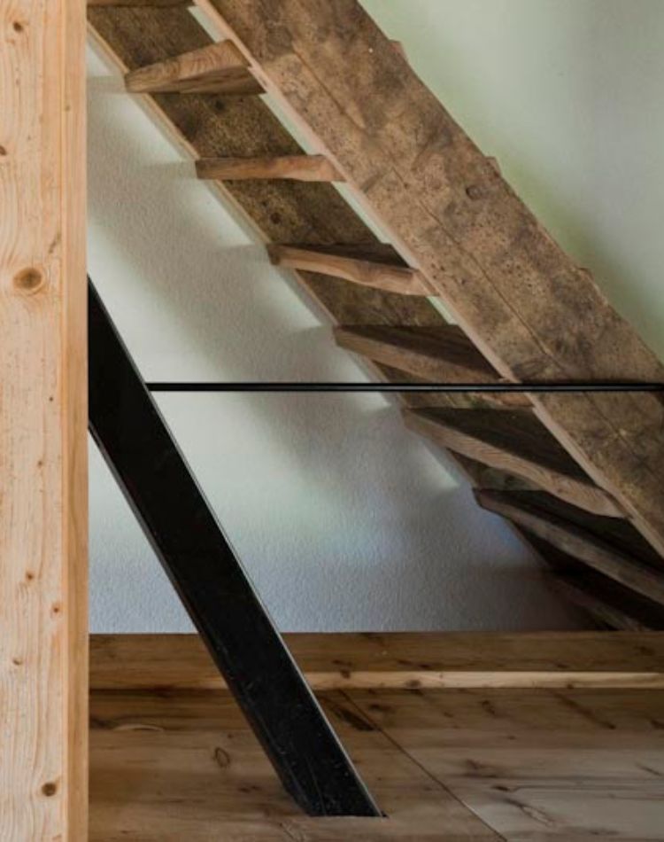 scala rustica in legno d’abete