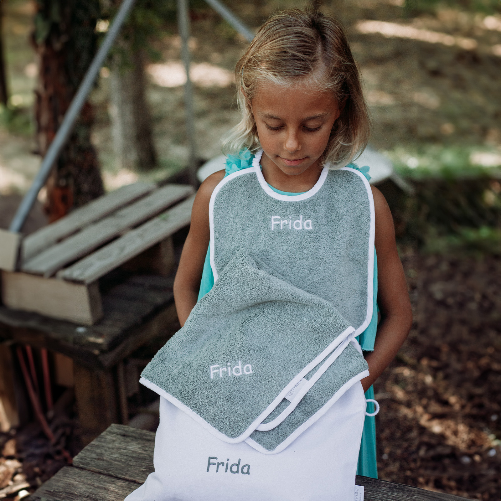 Set Asilo Bambù | Bavaglino + Asciugamano + Zainetto 