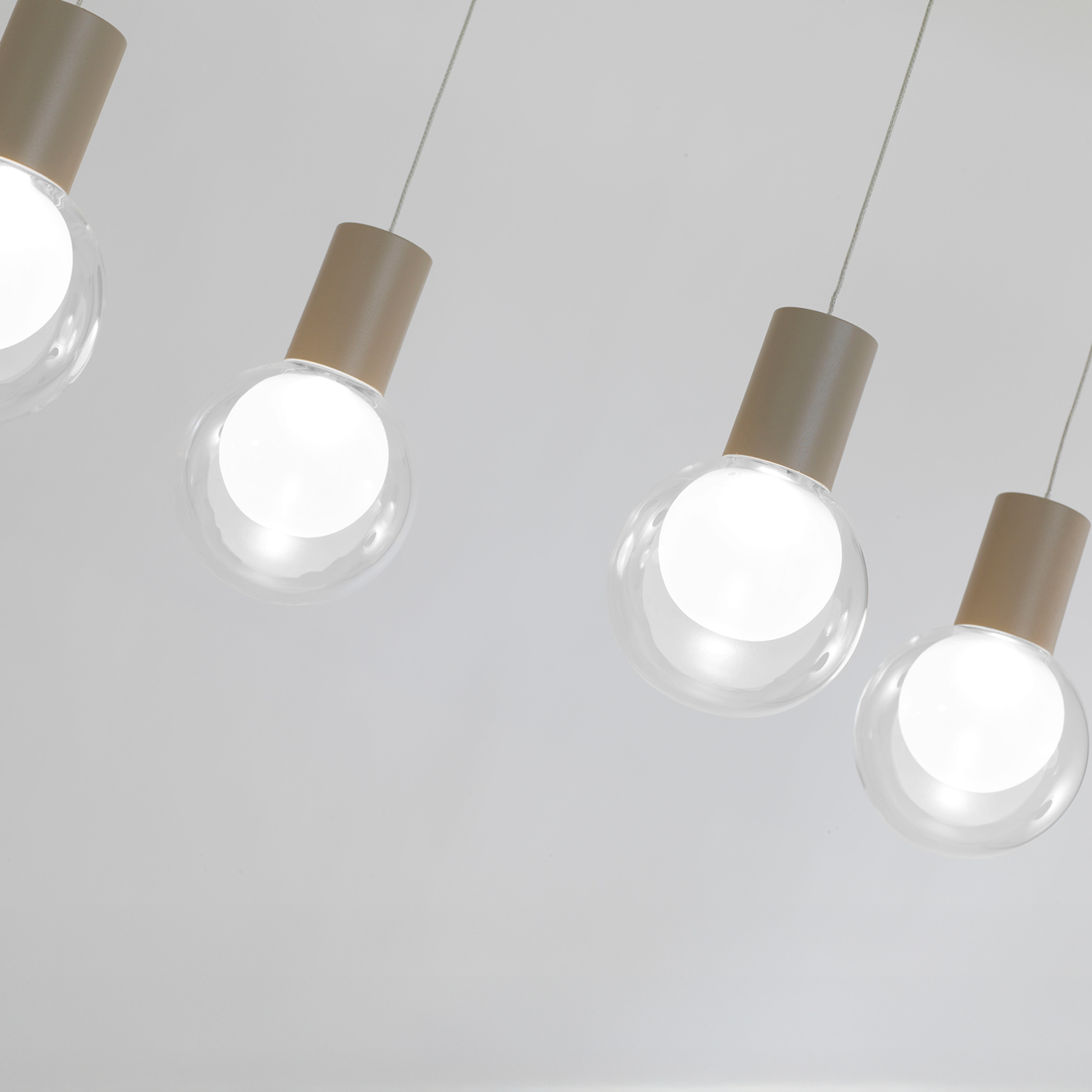 ESSENCE SOSPENSIONE 7 LUCI CHAMPAGNE 7X8W 3000K