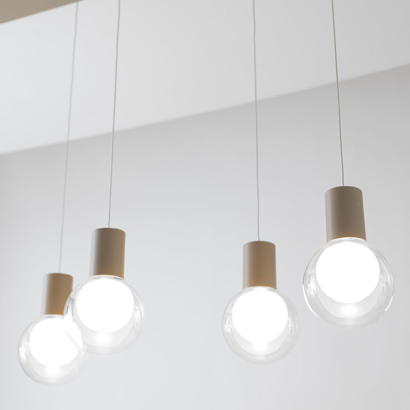 ESSENCE SOSPENSIONE 7 LUCI CHAMPAGNE 7X8W 3000K