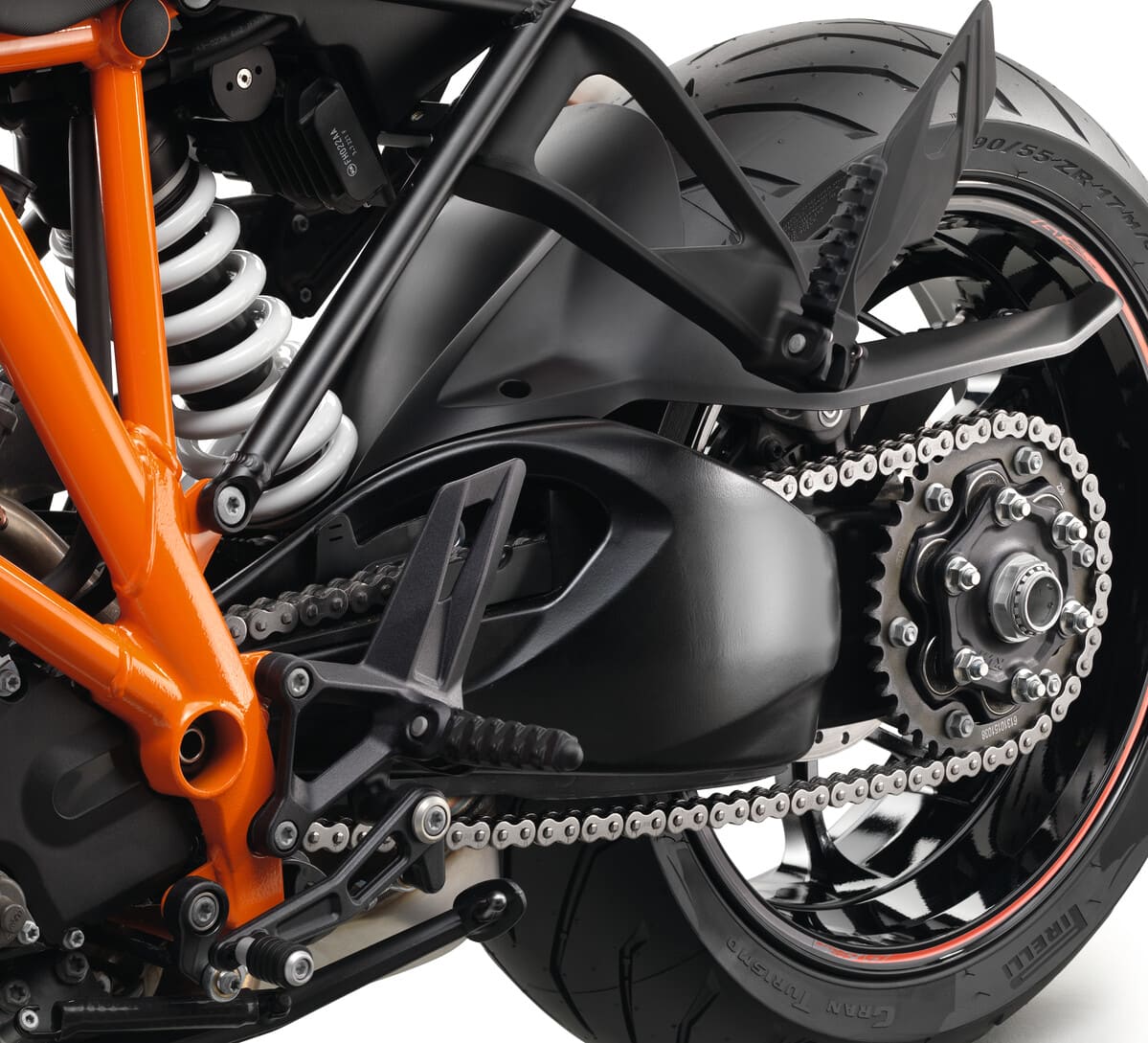 pneumatico e catena moto super duke