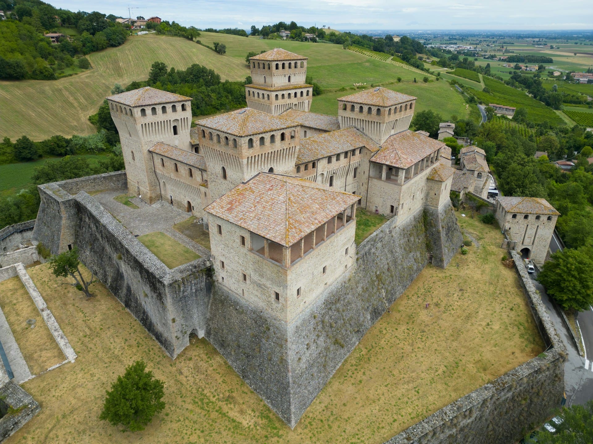 castello di torrechiara